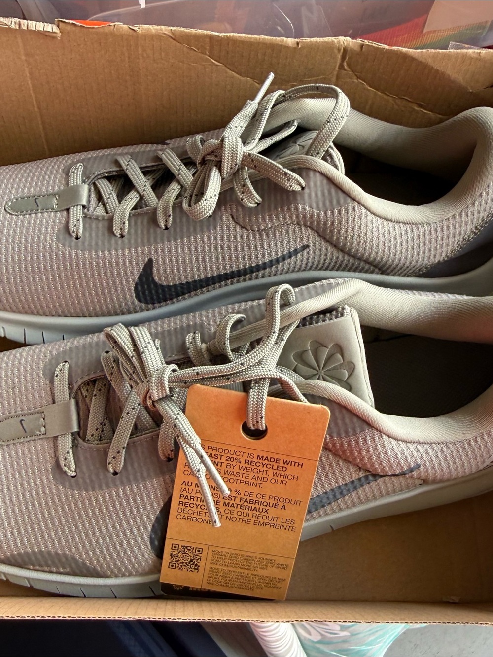Nike Men’s Sneakers in Light Gray with Black Swoosh